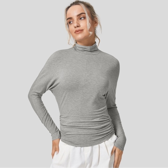 HALARA Tops - Halara mock neck long sleeves small